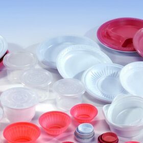 Vietnamese users are indifferent to the quality of disposable plastic products